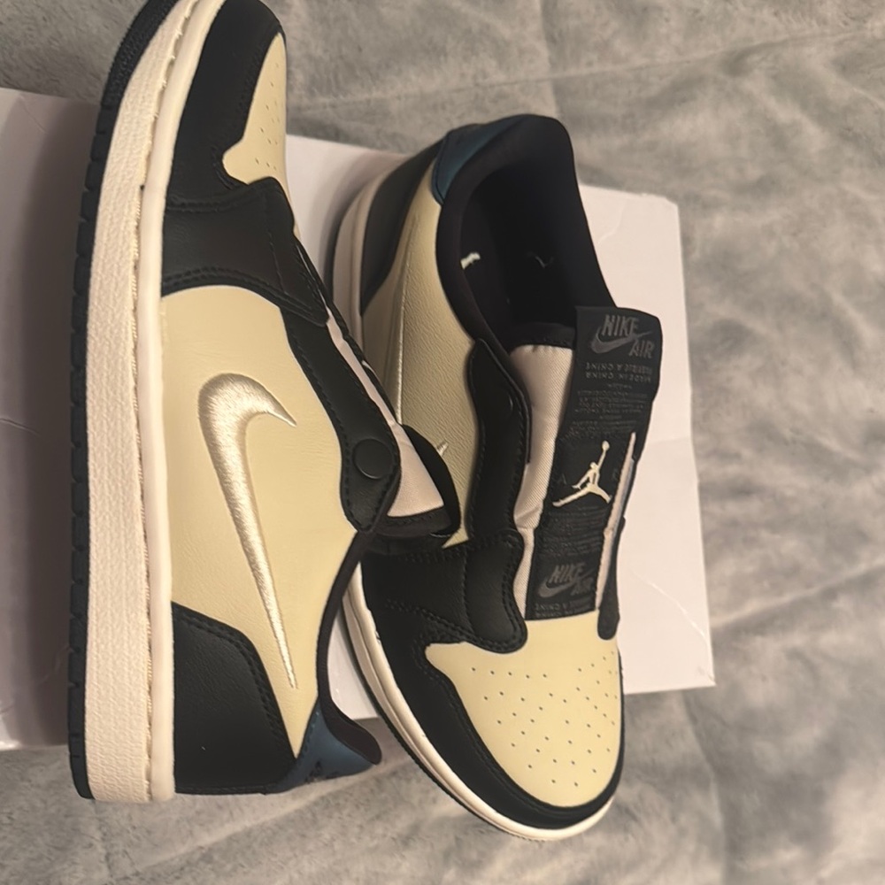 Nike Air Jordan Low in Black and Cream